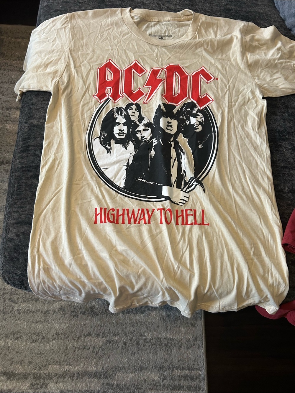 AC/DC White Mens shot sleeve Highway to Hell' Graphic Tee with Red Print
